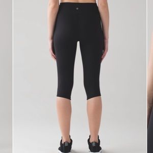 lululemon squad goals crop